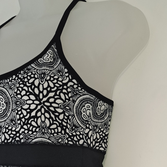 Lola Athleisure Dress Women's Small Shelf Bra Black White Print Fit and Flare - Picture 4 of 15